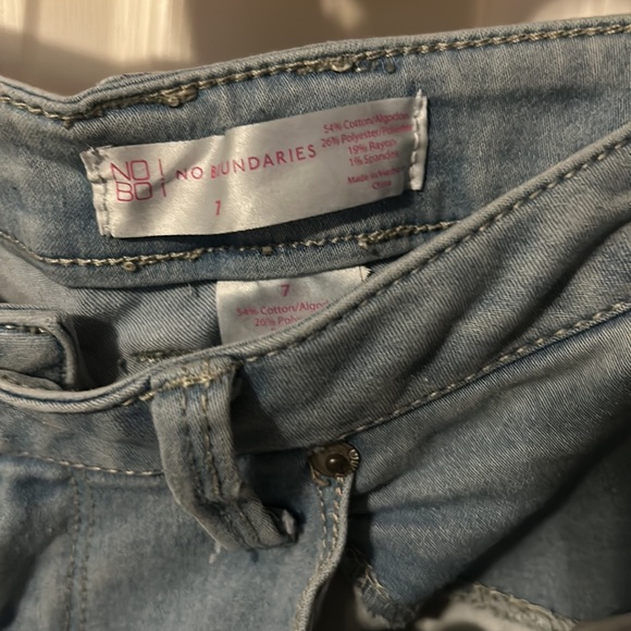 No Boundaries low rise Jeans - Picture 3 of 3